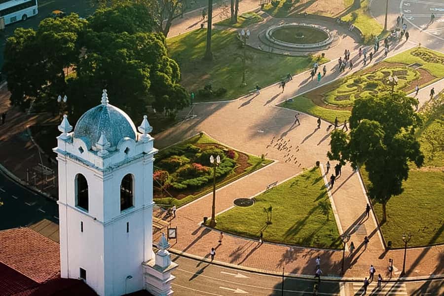 5hs Small Group City Tour of Buenos Aires with Street Food - Plaza de Mayo: The Political Heartbeat (And a Quick Orientation)