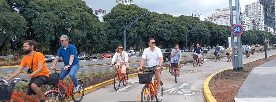 Bike Tour: Buenos Aires to the North - Recoleta’s elegant streets and the Eva Perón final resting place