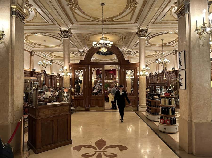 Buenos Aires: 7 Hour Small Group "BA 101" Walk - Palacio de Aguas Corrientes: The city’s surprises aren’t always museums