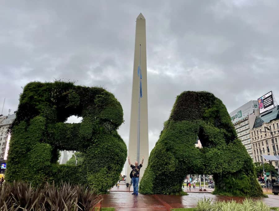 Buenos Aires: 7 Hour Small Group "BA 101" Walk - Starting in Barrio Norte near Santa Fe and Callao: Bookstore wow and education-square context
