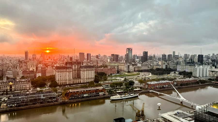 Buenos Aires After Dark: A City Lights & Sunset Experience - Aperitif and sunset drink: the showpiece that ends your tour on a high note