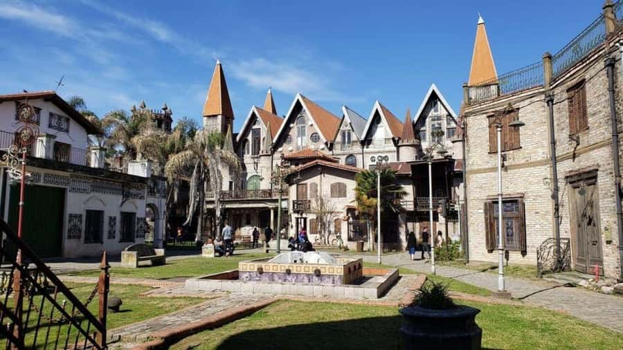 Buenos Aires: Campanopolis & The Medieval City Tour - Language options and the pace you’ll feel