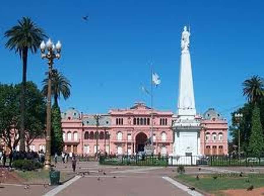 Buenos Aires City Tour with Luxury Lunch - Buenos Aires, pieced together like a map (not a lecture)