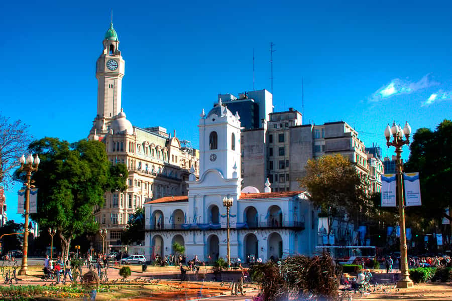 Buenos Aires City Tour with Luxury Lunch - Plaza de Mayo, San Nicolás, and Montserrat: architecture with opinions