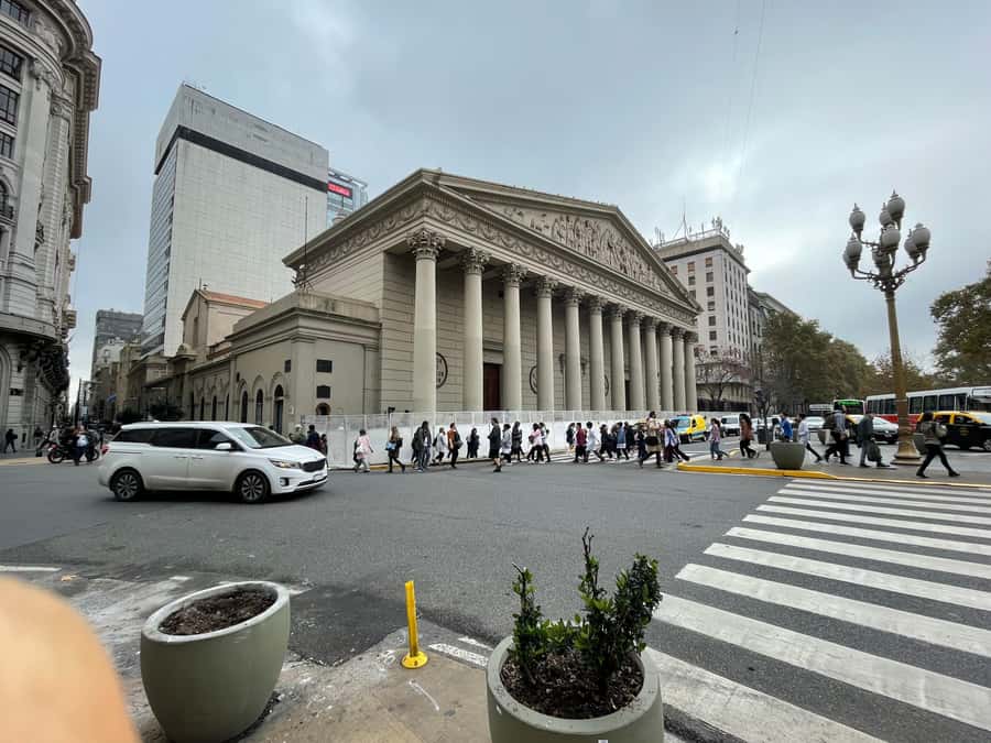 Buenos Aires: Customizable City Tour in Polish - Pickup and drop-off: where your day starts matters