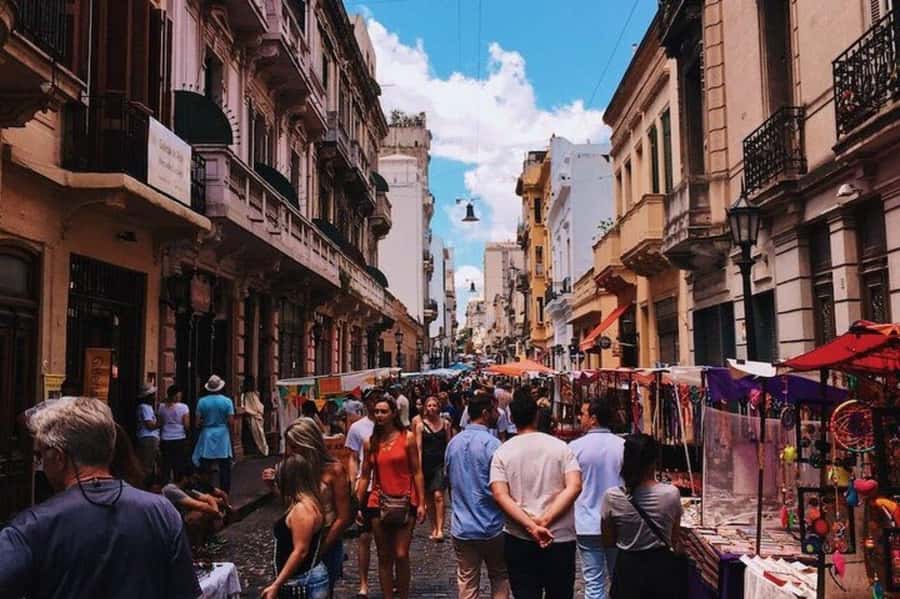 Buenos Aires Fairs: San Telmo & Mataderos Cultural Tour - San Telmo Antique Fair: antiques, crafts, and leather goods