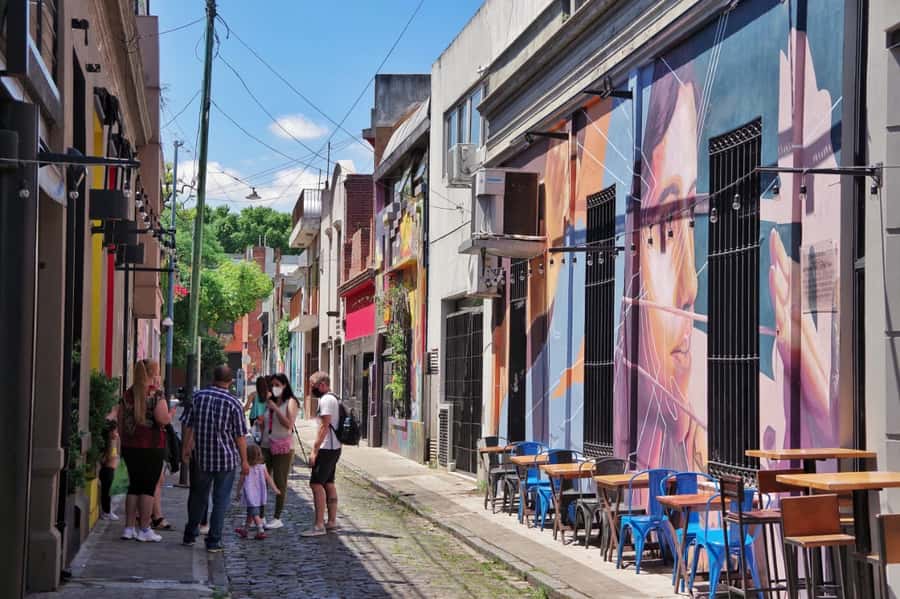 Buenos Aires: Palermo Soho Guided Walking Tour - The graffiti passages: street art you can actually read