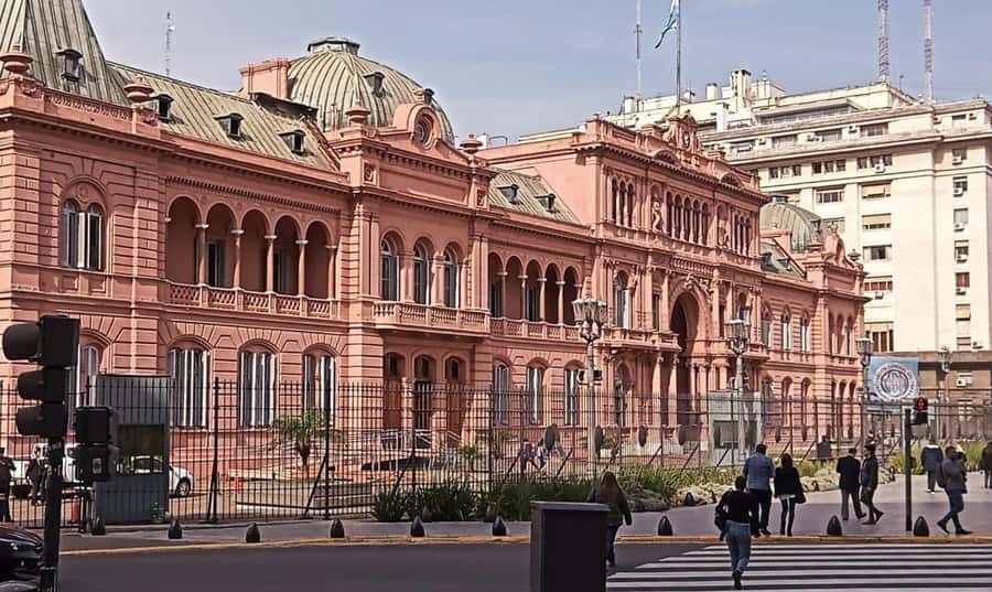 Buenos Aires Premium city tour with street food - La Boca and Caminito: color with a reason