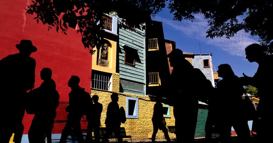 Buenos Aires: Private Photo Tour for Ammateur Photographers - La Boca and the Caminito surroundings: color, angles, and cobblestone footing