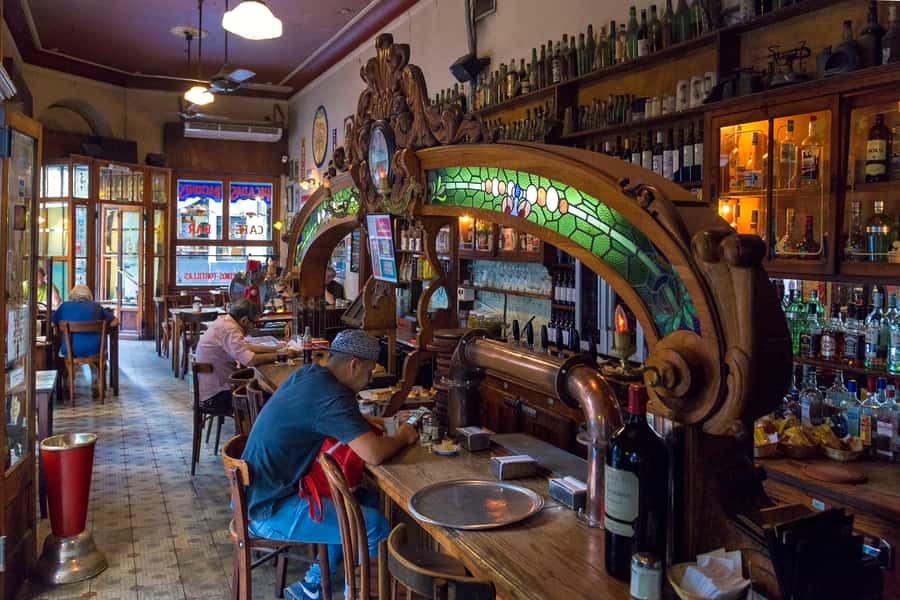 Buenos Aires: Private Photo Tour for Ammateur Photographers - Old cafes, Dorrego Square, and the Old San Telmo Market: where composition pays off
