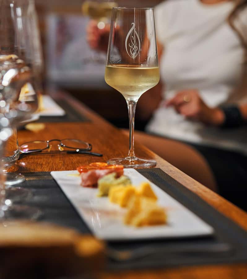 Buenos Aires: Small-Group Wine Tasting - The wine flight: 4 wines on the plan, with a chance of more