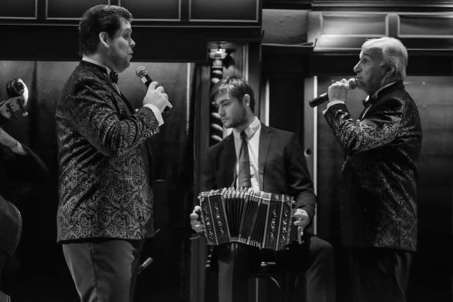 Buenos Aires Tango Show and Dinner in El Querandi - The tango show: a full live set with dancers, singers, and bandoneón