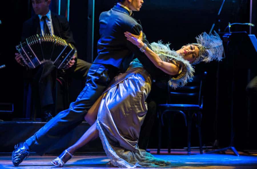 Buenos Aires Tango Show and Dinner in El Querandi - The orchestra’s power: why live music changes the dinner-show pairing