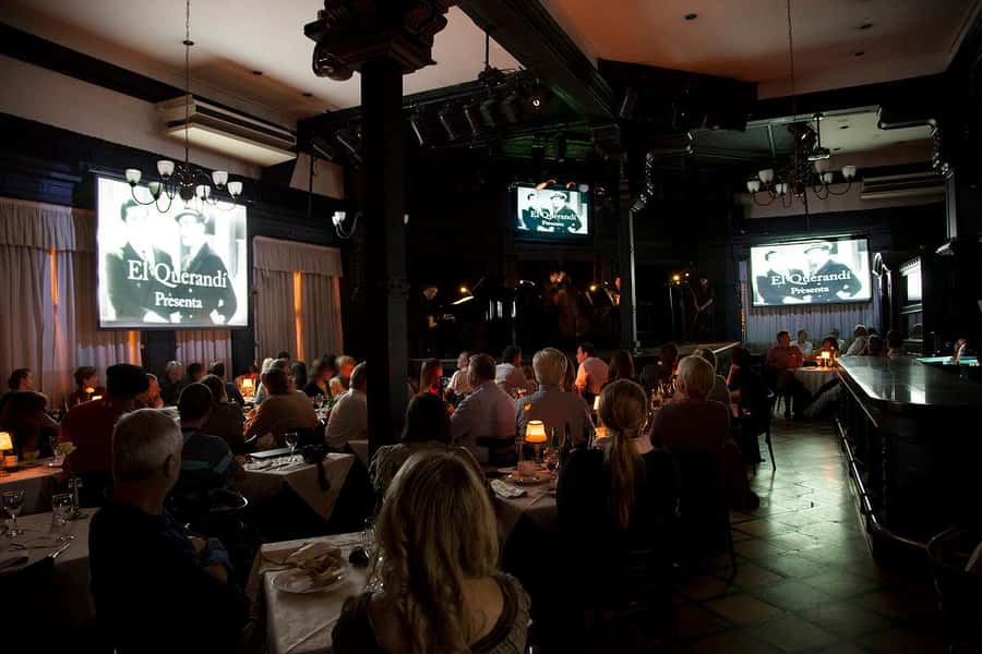 Buenos Aires Tango Show and Dinner in El Querandi - Service and language: English, Spanish, Portuguese