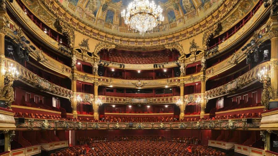 Buenos Aires: Walking City Tour with Colón Theater & Museums - Avenida 9 de Julio and the Obelisco: the easiest mental landmark in the city