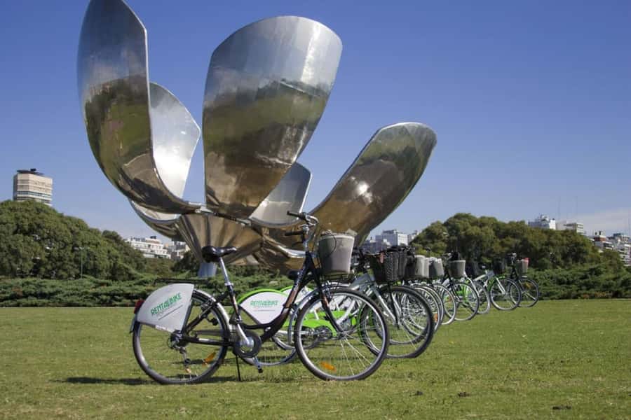 City Bike Tour in Palermo and Recoleta - Bike or e-bike: which one fits your style?