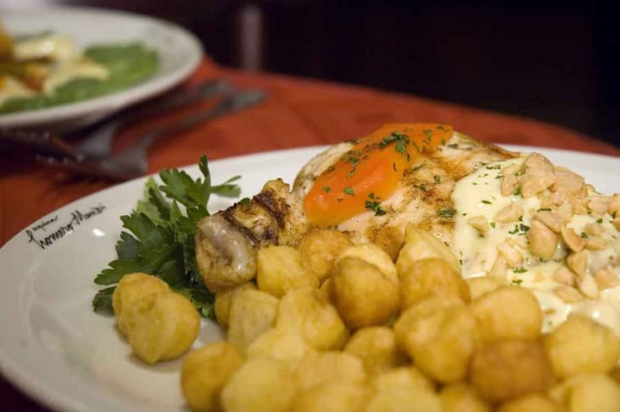 Esquina Homero Manzi Dinner and Tango Show - Should you book this tango dinner show?