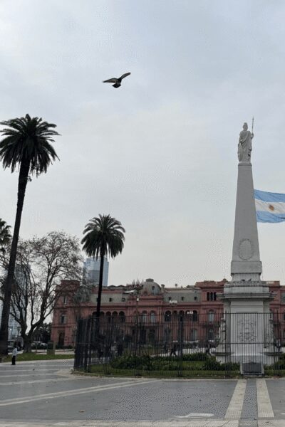 Free Walking Tour of Buenos Aires - Casa Rosada and the Evita balcony moment