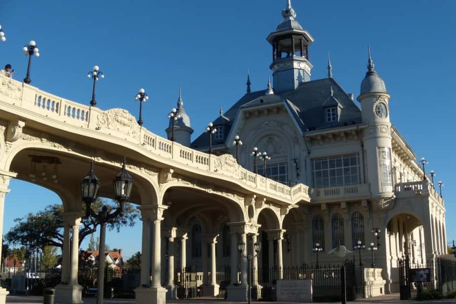 Full Day City Tour Buenos Aires, Recoleta Cemetery and Tigre - Price and Value: $285 for a Full Buenos Aires + Tigre Day