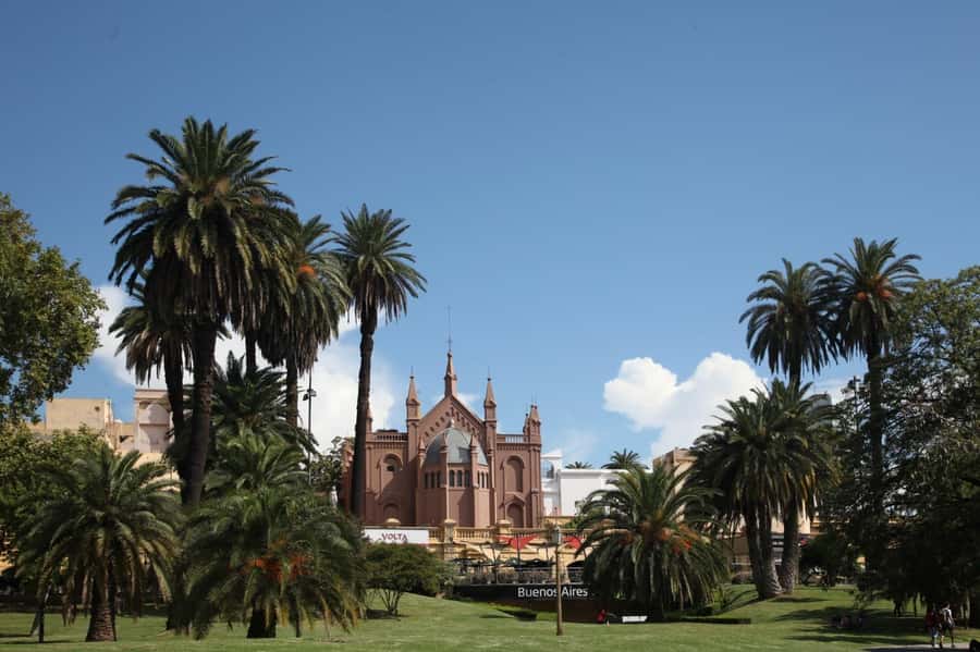 Full Day City Tour Buenos Aires, Recoleta Cemetery and Tigre - Tigre Delta Day: Snack, Puerto de Frutos, and a Fluvial Cruise