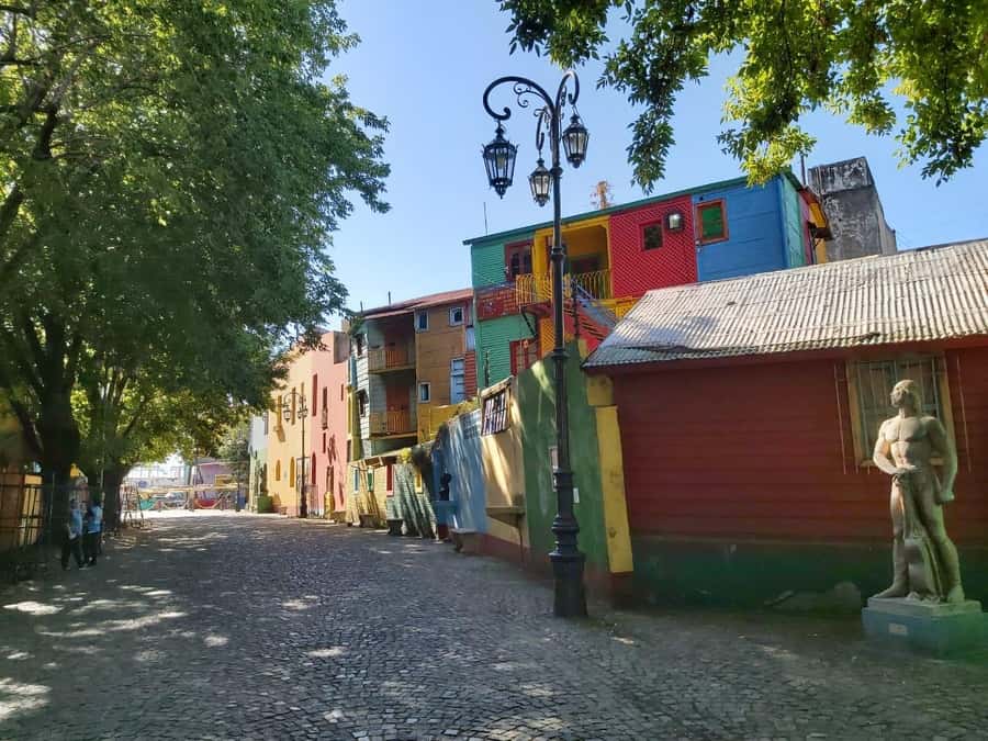 Guided tour Boca Juniors Museum & Stadium + Caminito - Photo stop and shopping time on Caminito: plan your pace