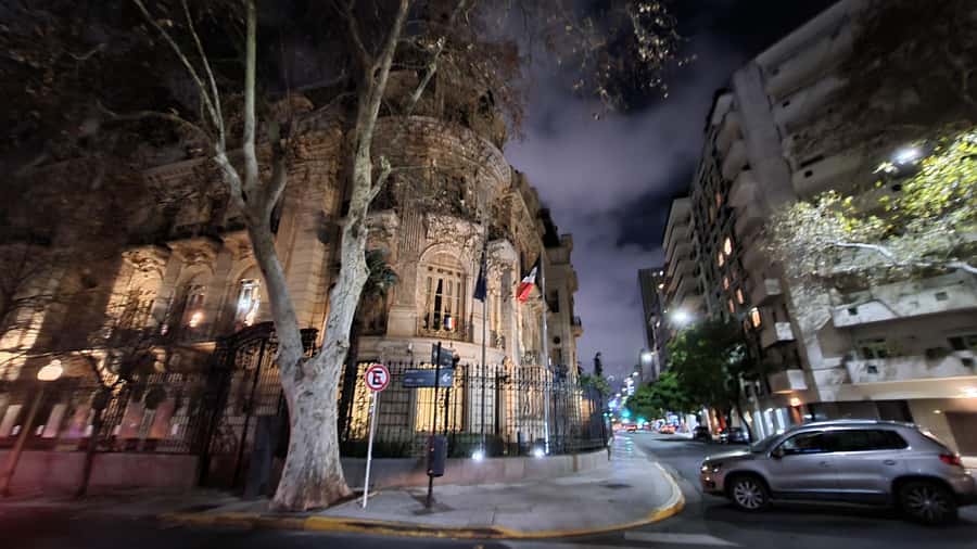 Recoleta Walking Tour and Live Jazz Show - Recoleta at Bellas Artes: start with the right mood