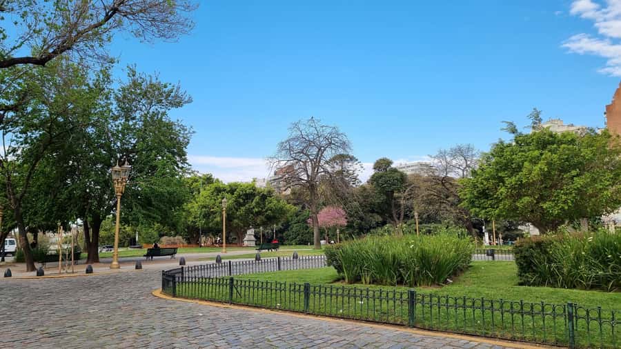 Recoleta Walking Tour and Live Jazz Show - Who should book (and who should skip)