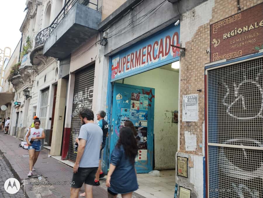 San Telmo Private Guided amazing Walking Tour - Casa Minima photo stop: built-in time for your best snapshot