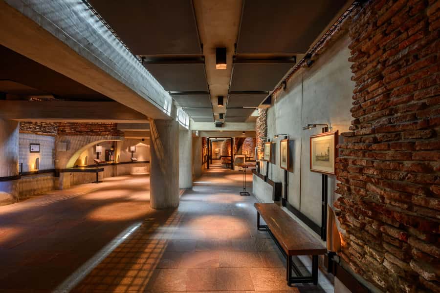 Small-Group Walking Tour San Telmo Neighborhood - Casa Mínima: a short architectural side-stop with real storytelling