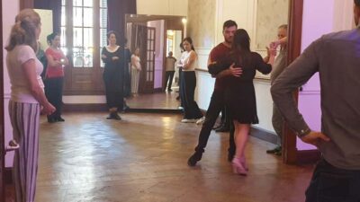 Tango Lesson in Buenos Aires with professional dancers - The one-hour lesson: embrace, basic steps, and your first tango walk