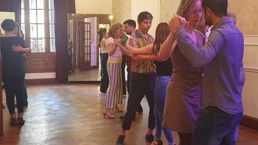 Tango Lesson in Buenos Aires with professional dancers - Should you book this tango lesson in Buenos Aires?