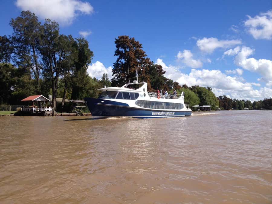 Tigre with Lunch overlooking the River and Navigation - The ride north from Buenos Aires: faster than it sounds